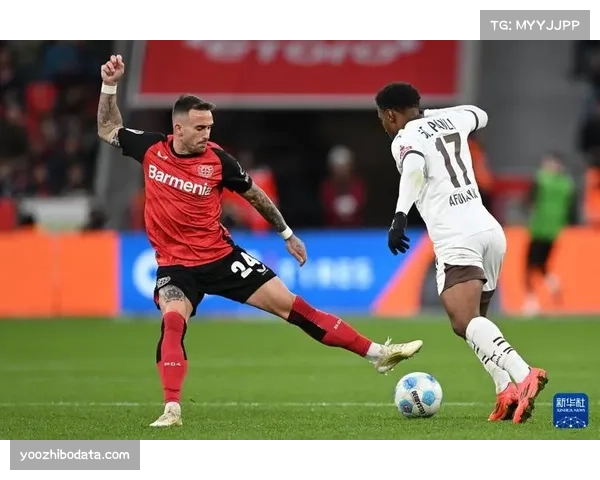 人物聚焦:勒沃库森教练哈维-阿隆索在边线持续指挥球队前压阵型 人物聚焦:勒沃库森教练哈维-阿隆索在边线持续指挥球队前压阵型